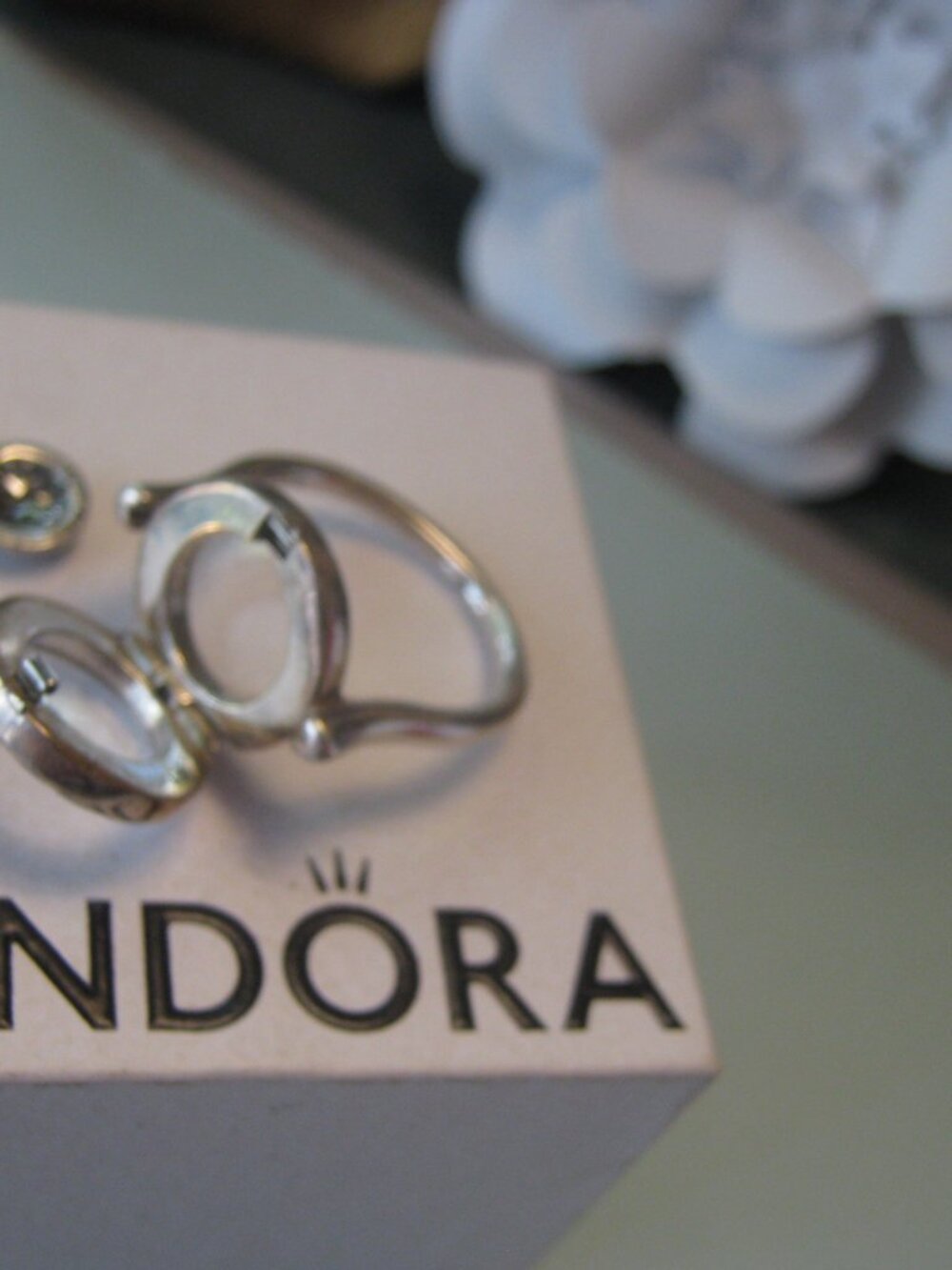 Authentic PANDORA Locket Ring with Petite - Size 52 (6) - Picture 4 of 6